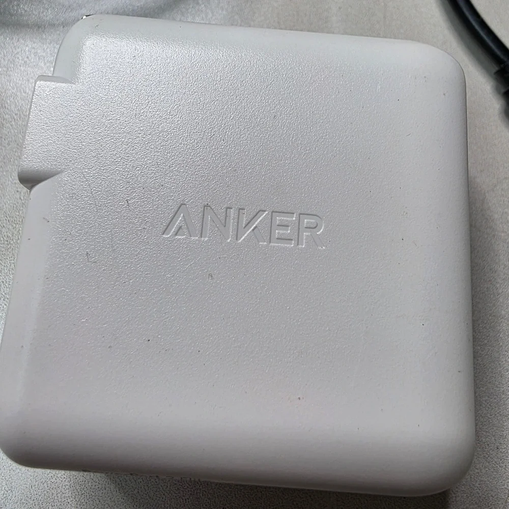 Anker PowerPort 2 Elite Dual USB Wall‎ Charger A2023 White 3 Charging Cables W4